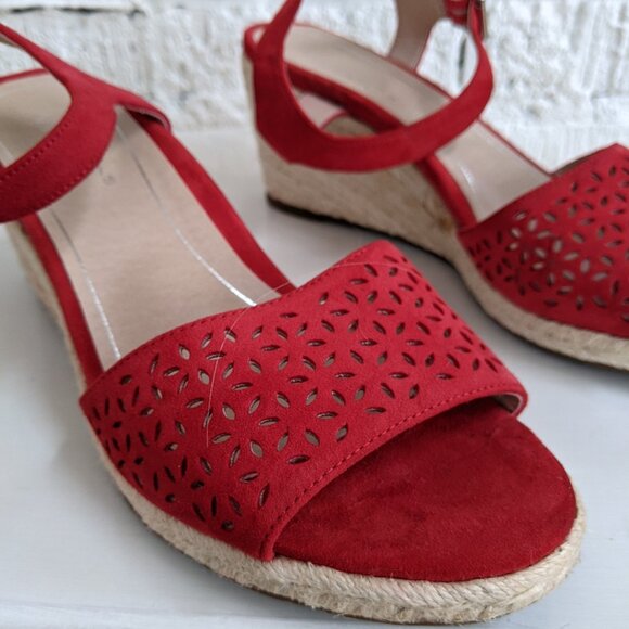 VIONIC RED ESPADRILLE SANDALS LIKE NEW SIZE 9.5 - Picture 7 of 8